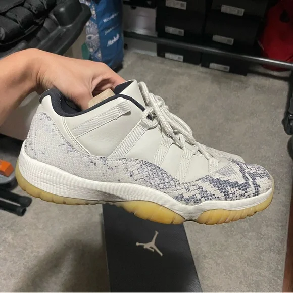 Jordan 11 Retro Low Light Bone Snakeskin Size 12 - Picture 3 of 11